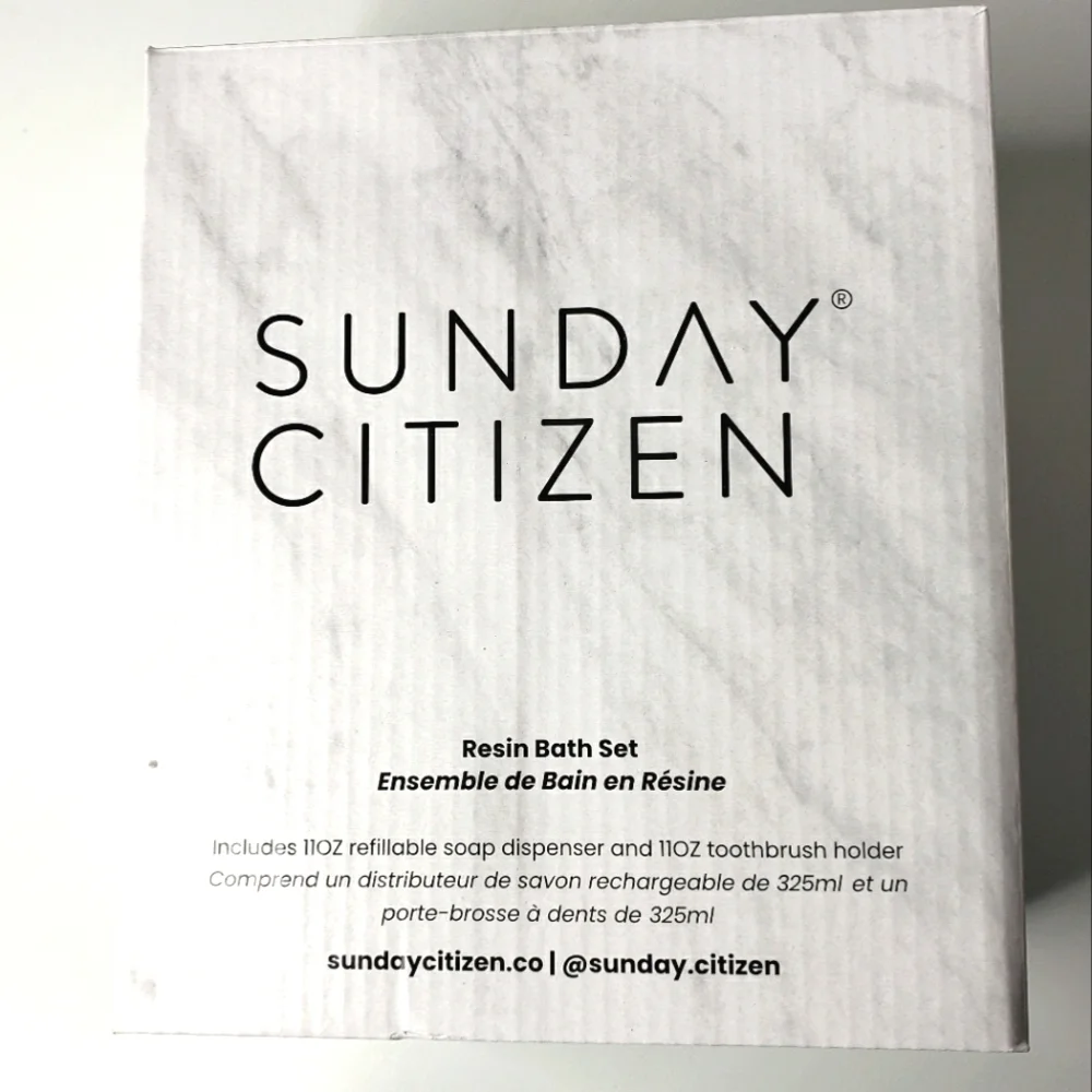 Sunday Citizen realistic marble